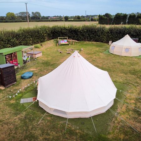 The Follies Glamping Hotel Maidstone Eksteriør billede