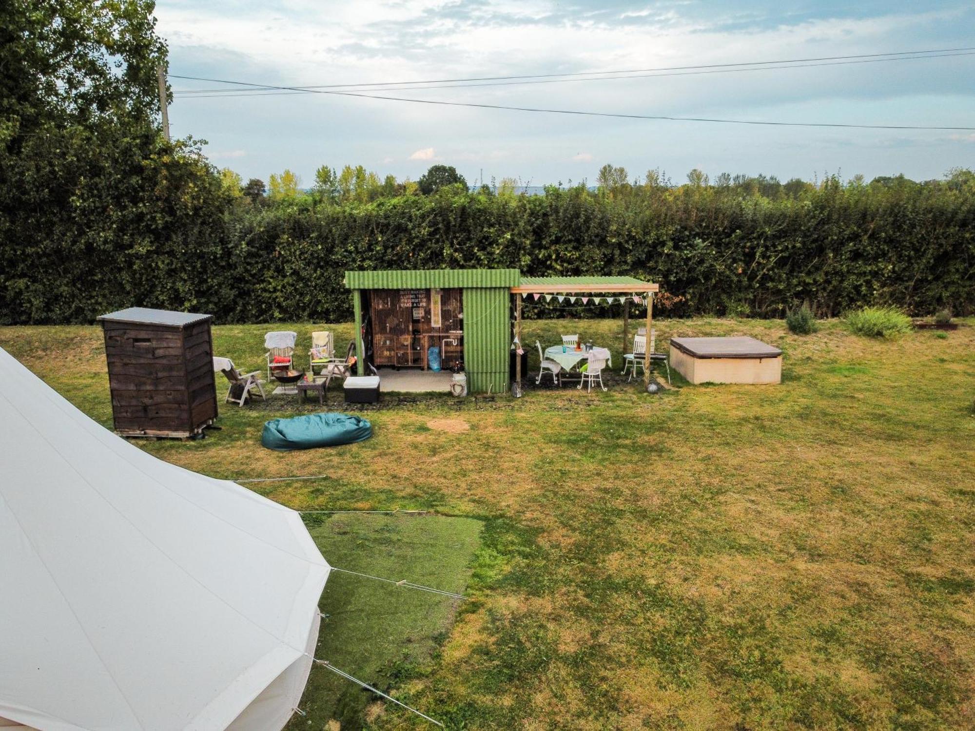 The Follies Glamping Hotel Maidstone Eksteriør billede