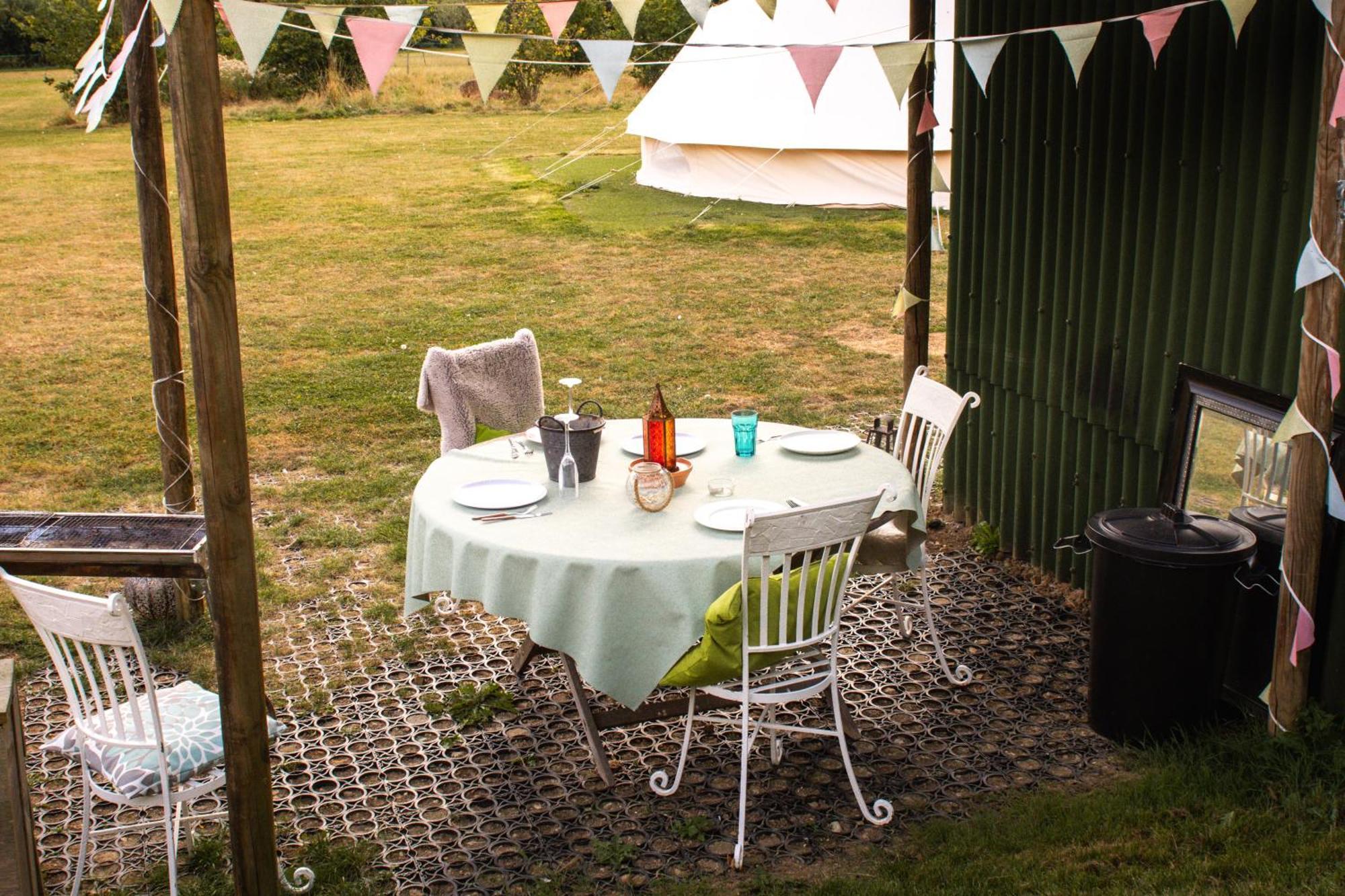 The Follies Glamping Hotel Maidstone Eksteriør billede